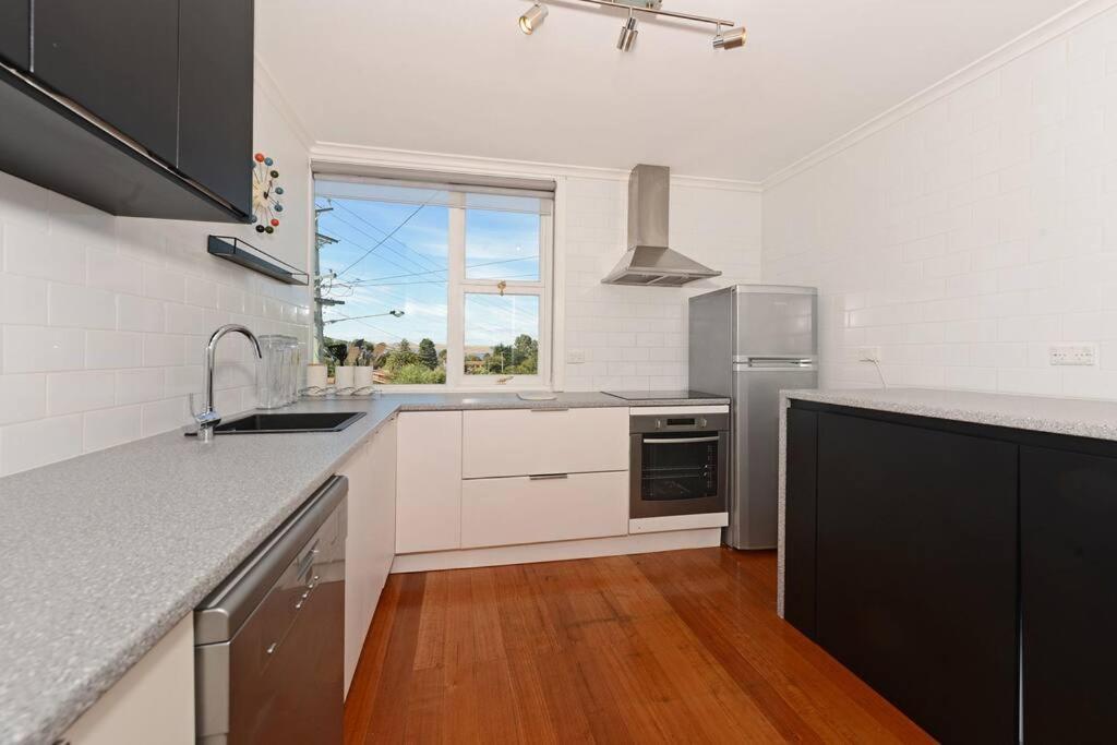 The Tassie - Luxury With Panoramic Water Views Villa Hobart Buitenkant foto