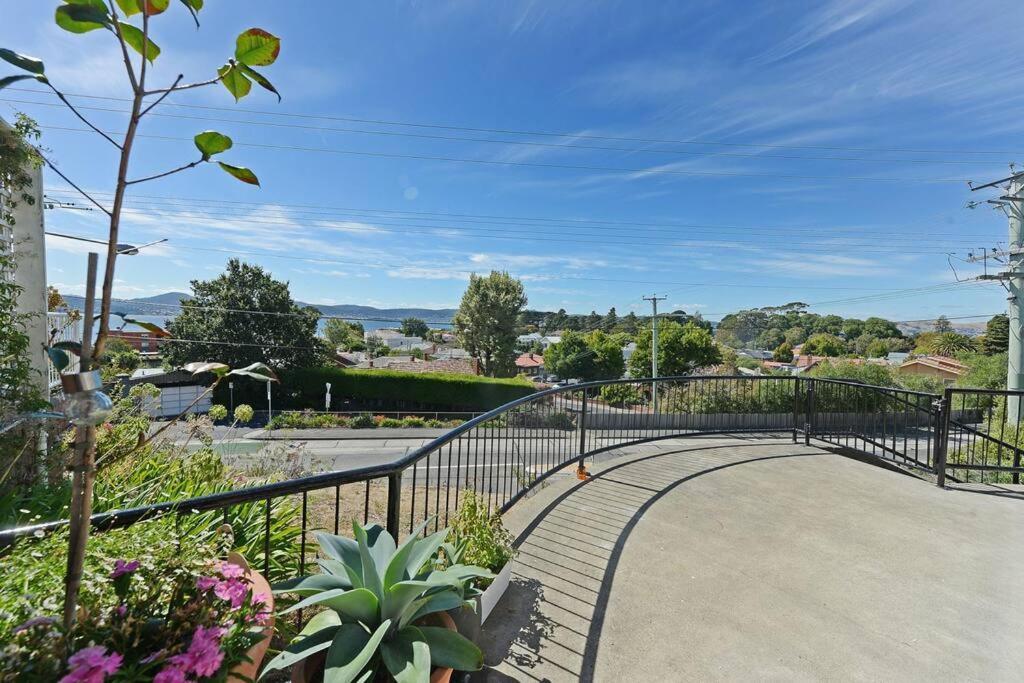 The Tassie - Luxury With Panoramic Water Views Villa Hobart Buitenkant foto